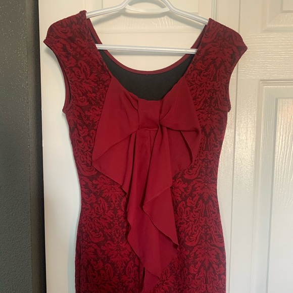 Windsor Dark red formal dress - Picture 2 of 2